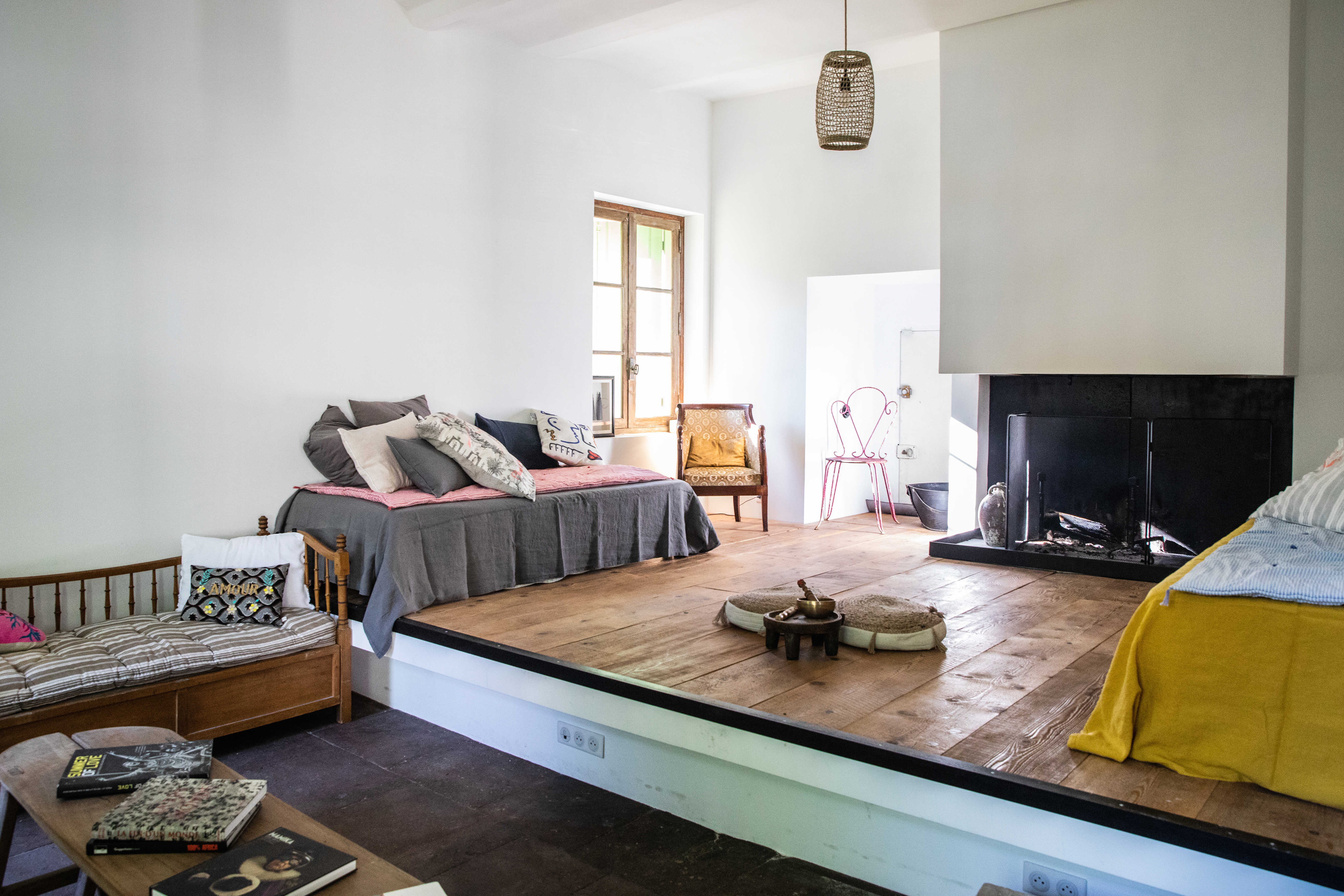 Salon avec cheminée